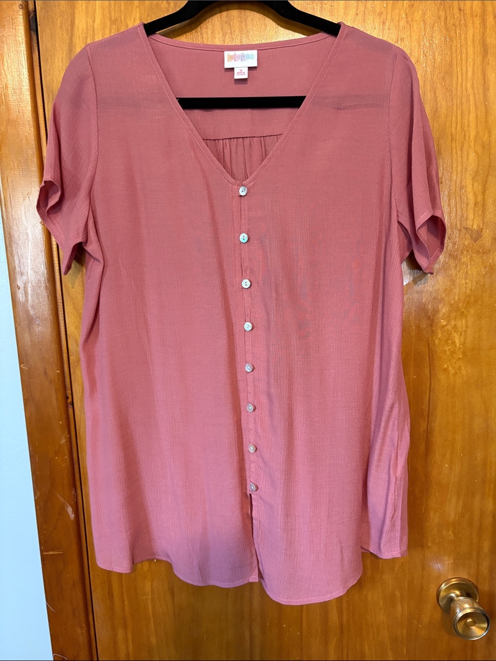 NWOT LuLaRoe Shannan Dusty Rose Button-Down V-Neck Top - Size S - Never Worn